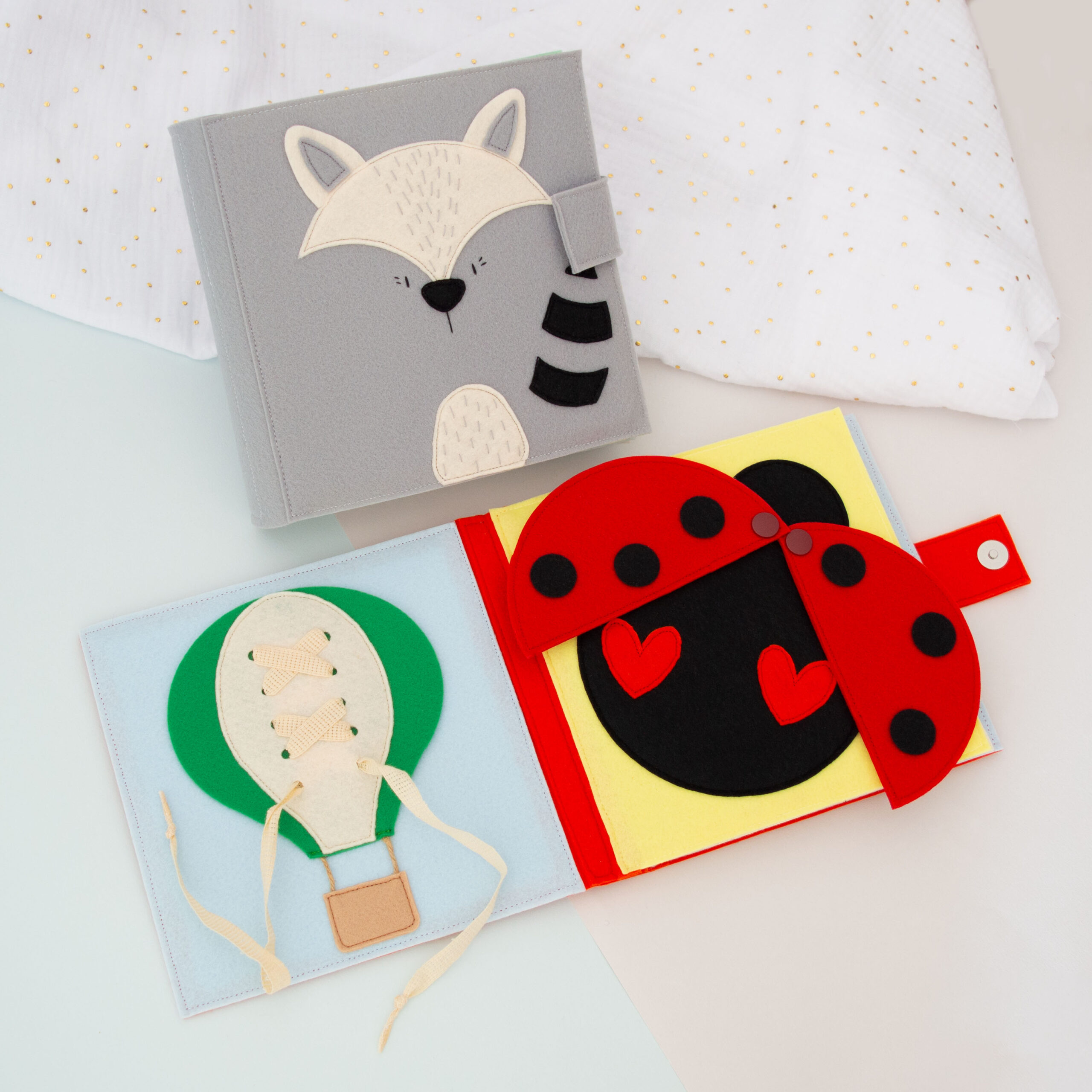 Υφασμάτινο Βιβλίο Δραστηριοτήτων - Ρακούν